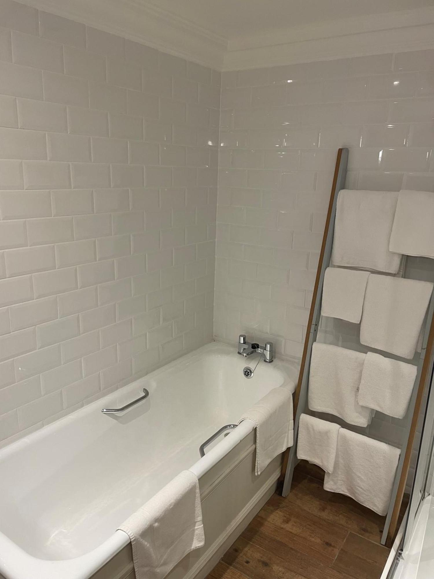 Towers Hotel גלנבי מראה חיצוני תמונה